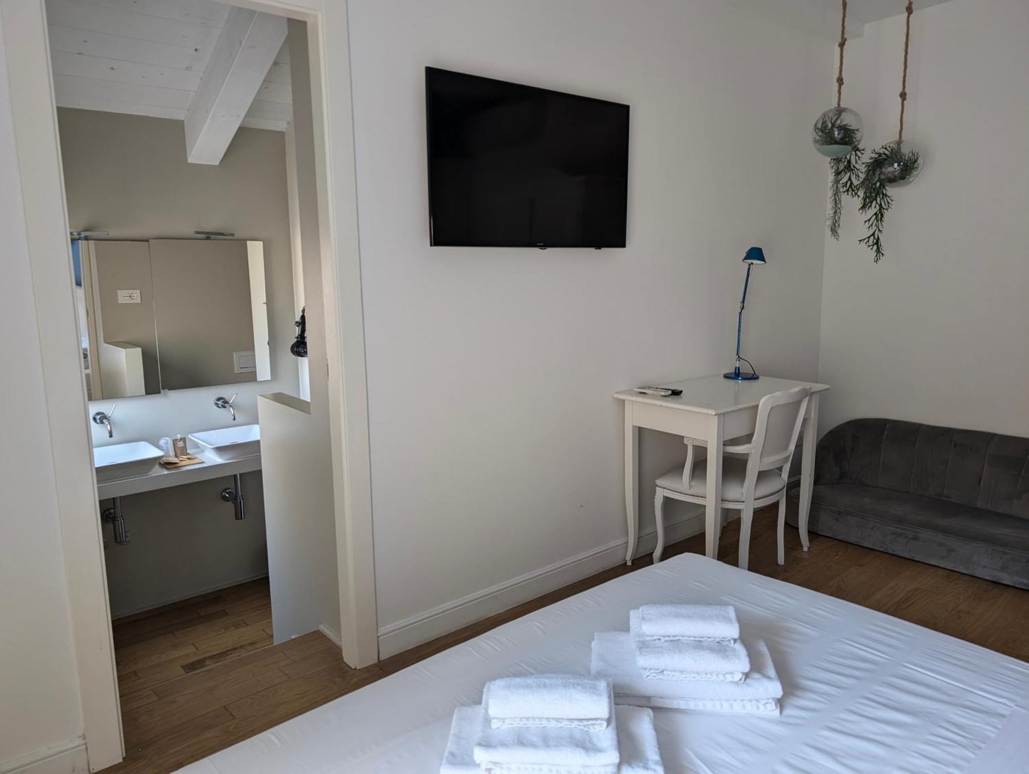 Cosmopolitan Central Rooms ボローニャ エクステリア 写真