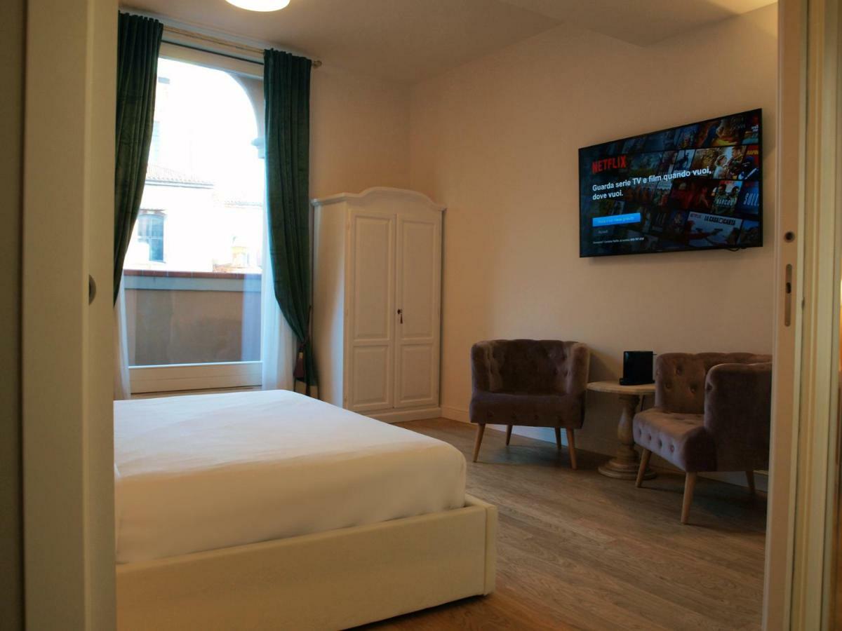 Cosmopolitan Central Rooms ボローニャ エクステリア 写真